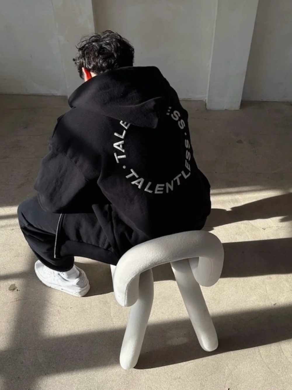 🆕 NWOT TALENTLESS | Men’s Circle Logo Embroidered Hoodie | Black & Bone XL